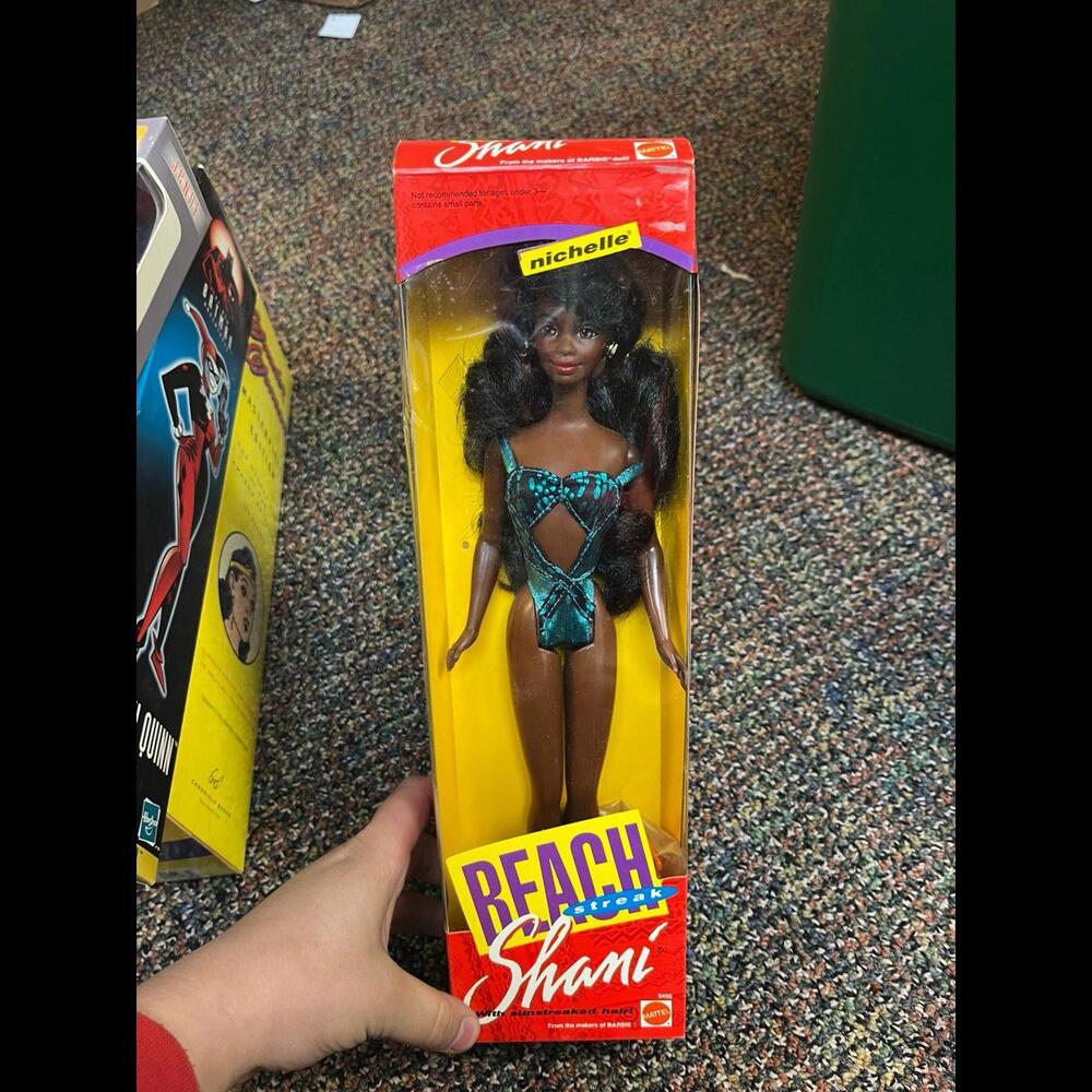 Beach‎ Streak Shani Nichelle MATTEL # 3456 African American AA Barbie